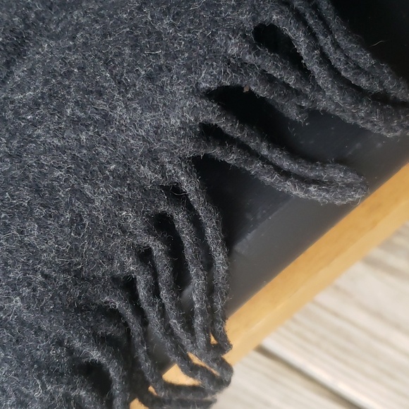 Lambswool scarf - Picture 3 of 4